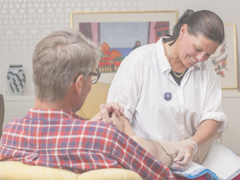 Wound exudate and retention in superabsorbent dressings